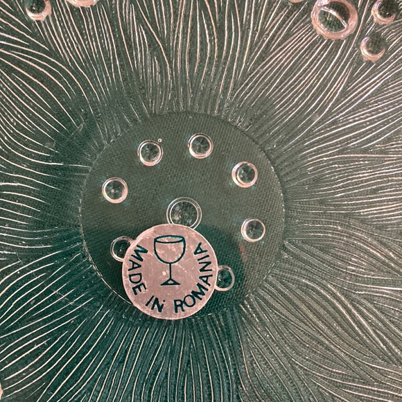 Vtg Glass Scalloped Trivet Made in Romania - Picture 2 of 7